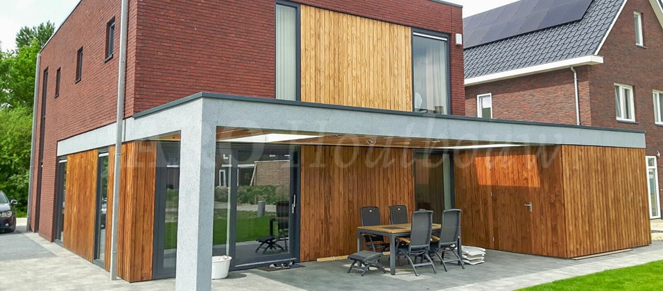 Modern ontwerp van woning in houtskeletbouw met steen