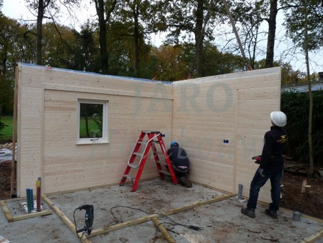  Binnen werkzaamheden aan het chalet in Nutter 