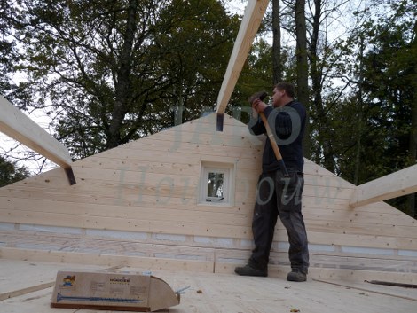 Werkzaamheden aan het dak van het chalet in Nutter 