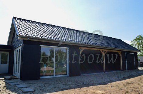  Zijkant van de mantelzorgwoning in Groessen 