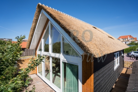 Recreatiewoning_in_Bergen_aan_zee_raampartij_hoek