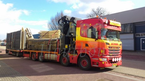 Prefab vervoer van de schuur in Gilze 