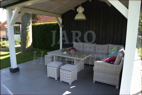 Interieur van de veranda van de schuur in Hattemerbroek