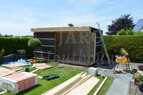  Bouw van het tuinkantoor in Lemelerveld 