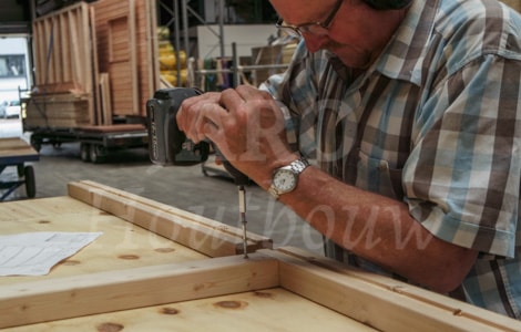 Gereed maken houtskeletbouw in eigen fabriek