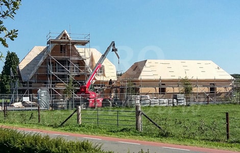 Houten woning met bijgebouw in Elspeet