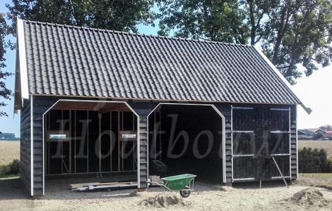 Een houten garage met zolder bouwen