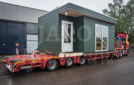 Receptiegebouw van hout geproduceerd in eigen fabriek