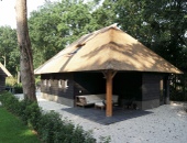 Houten garage in Huizen